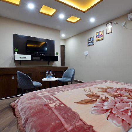 Hotel Lilac Doors Patna  Esterno foto